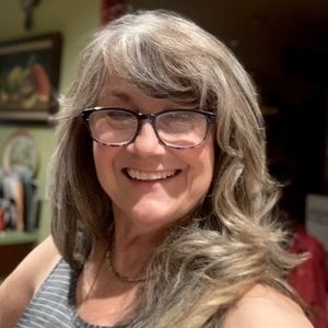 Meet your Posher, Elisa